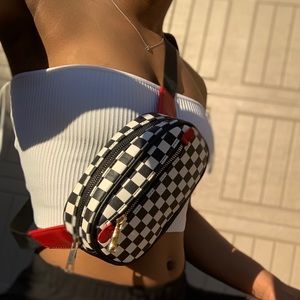 ON HOLD! @geomurillo100 Checkerd FannyPack! 🏁♦️